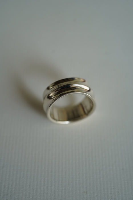 SAPIR BACHAR PLEAT RING – PORT