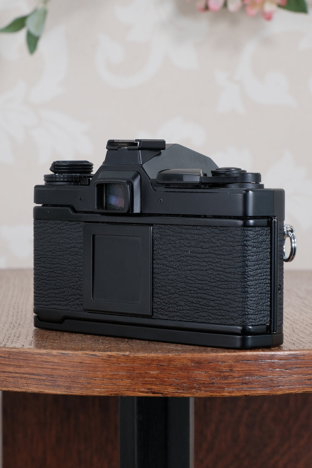 Mint! Beautiful Black Olympus OM-4 – Petrakla Classic Cameras