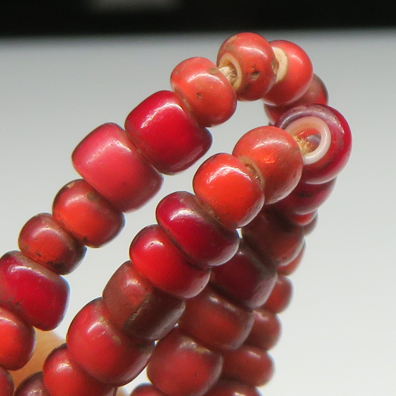 ヴェネチアンビーズ/ホワイトハーツ/小粒金赤+血赤ホワイトハーツ