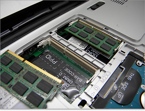 XPS 17レビュー。メモリスロットとHDDベイ/パソ兄さん