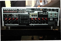 ケンウッド、ビクターとの共同開発モジュール搭載のAVアンプ「KRF