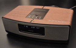 高級木材「ムテンエ」を採用 － ケンウッド“Kseries”「U-K525LT