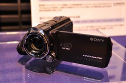 更新】ソニー、60p/24p記録対応“Handycam”「HDR-CX700V/CX560V」を発売