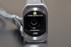 WiFi対応でビデオカメラが変わる ー JVC“Everio”新モデル「VX/EX