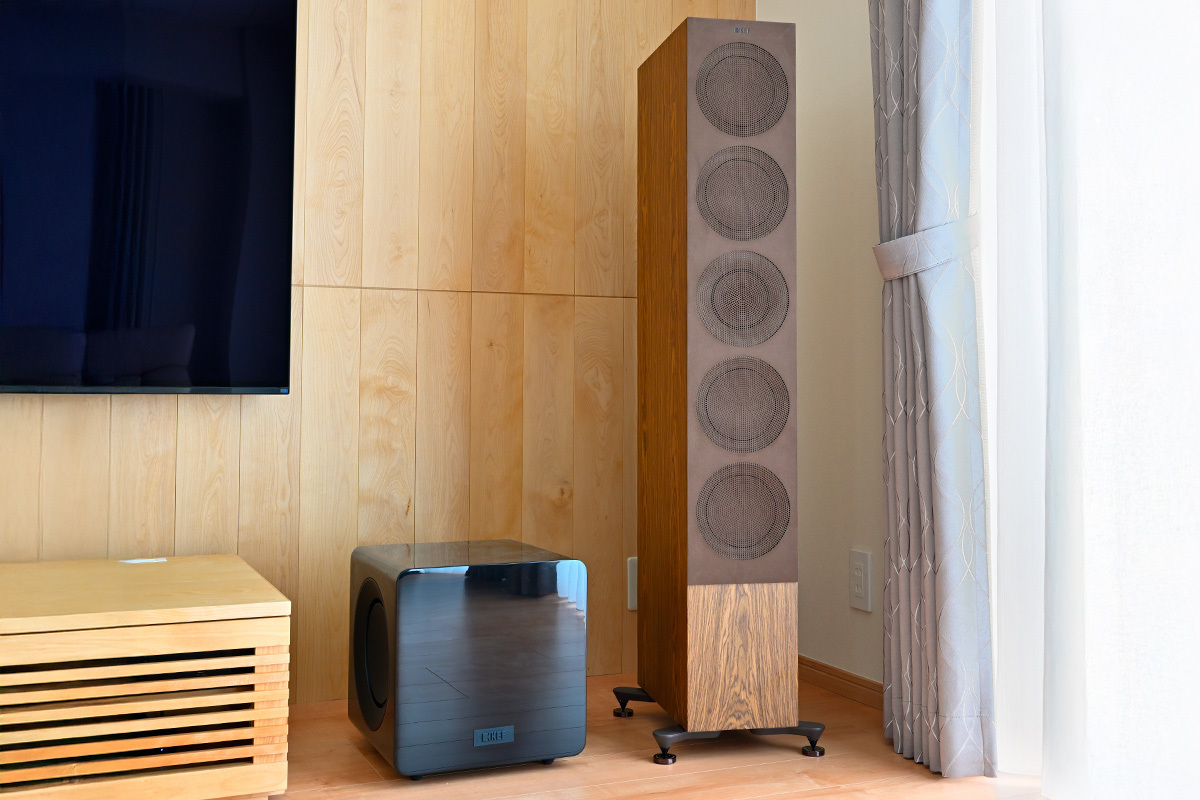 迫力あふれるクリアな低域に驚き！ 130型＆7.2.4chシステムが温もり