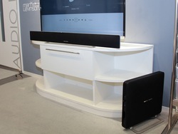 harman/kardon、超薄型サウンドバー「SABRE SB35」 － サブウーファー