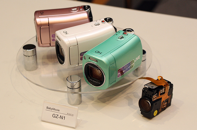 画像12 - JVC、世界最小・最軽量ビデオカメラ“Everio”「GZ-N1