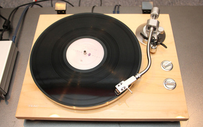 レコード再生をTEAC「TN-350」で手軽に始める - セッティング方法から