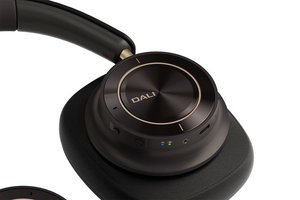 DALIのハイエンド・ワイヤレスヘッドホン「IO-12」を先行レビュー