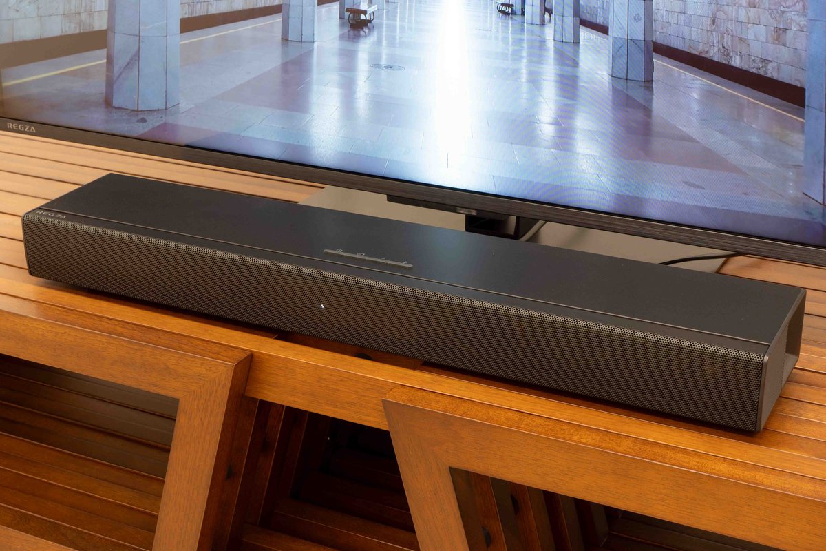 手軽に臨場感が手に入る！レグザのワンボディサウンドバー「RA-B500