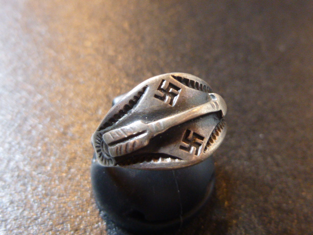 ナバホ 20〜40年代Antiqie Fred・Harvey 卍（スワスティカ）&アロー