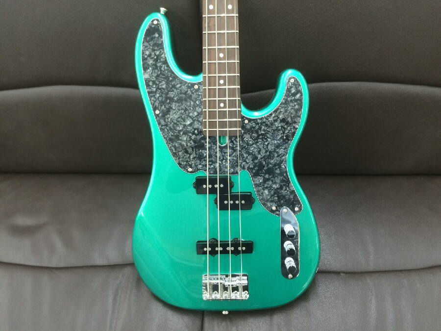 Bacchus (ﾊﾞｯｶｽ) Universe Series BTB-PJR/GRM-MH ｴﾚｷﾍﾞｰｽ 入荷しま