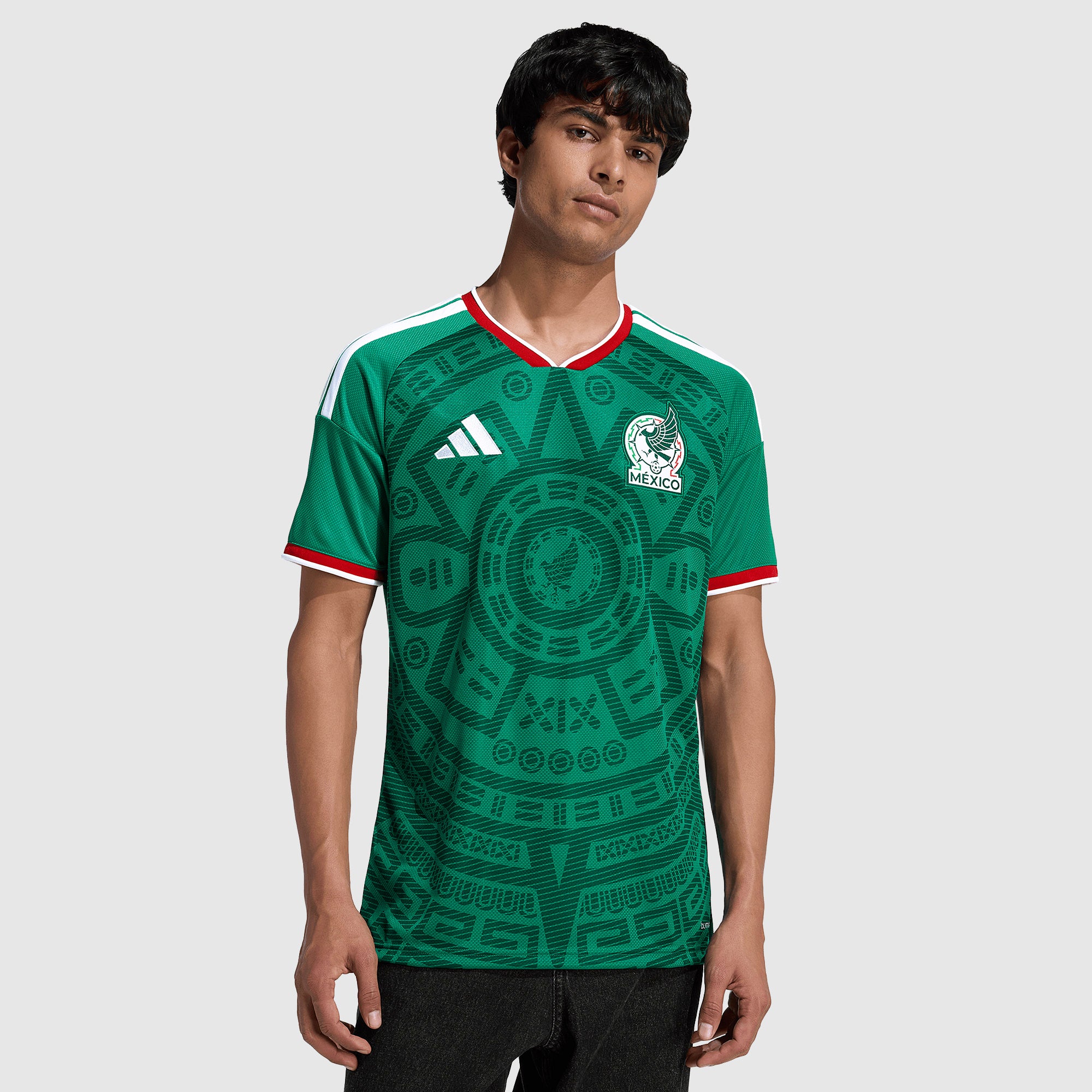 1043879_main.jpg?v=1771514031&