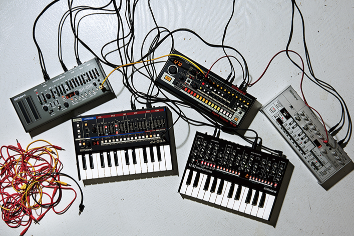 Roland - Company - ニュースリリース - 2019 - '80年代を代表する