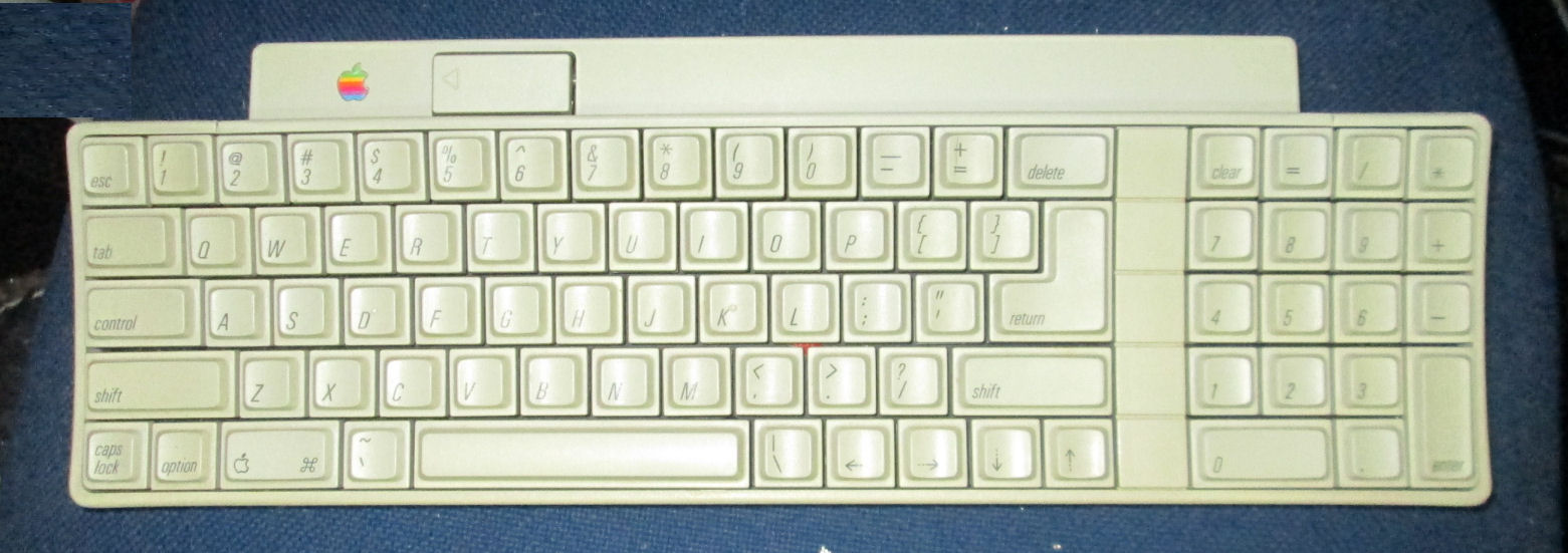 Apple Desktop Bus keyboard A9M0330 658-4081