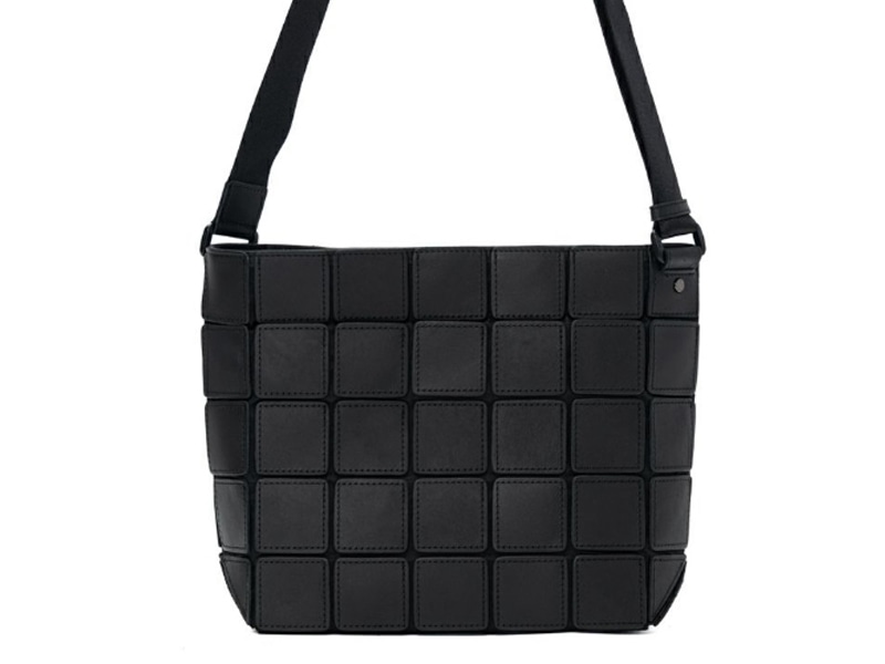 TRION トライオン 軽量ショルダーバッグ（DB70PS204） | 靴のリーガル