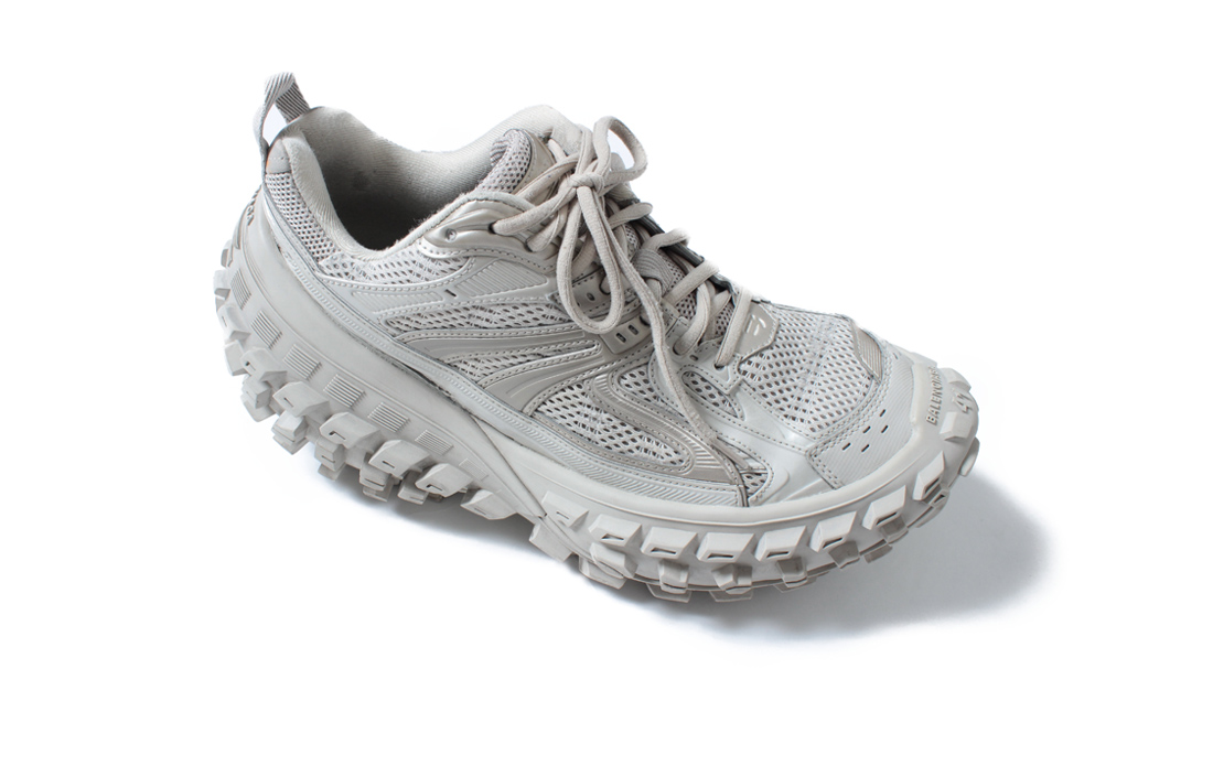 BALENCIAGA］デムナ・ヴァザリアが生み出す破壊的シューズ - ブランド