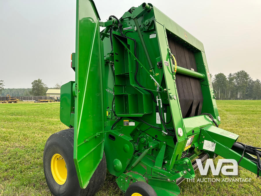 2011 JOHN DEERE 568 ROUND BALER