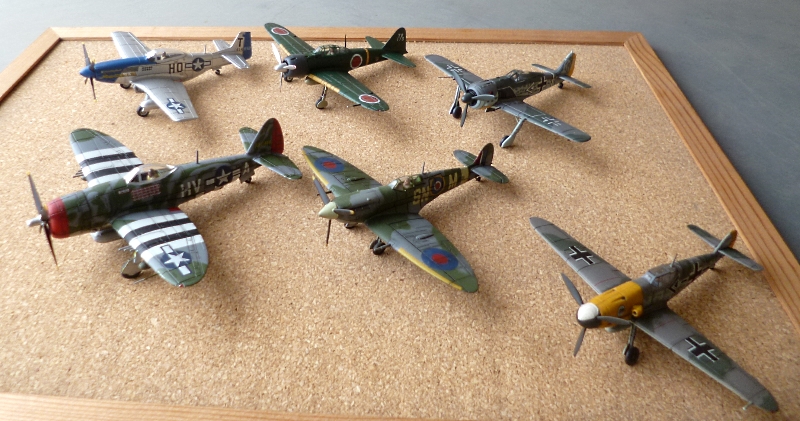 P-47Dサンダーボルト、P-51Dマスタング、スピットファイアMk.Ⅴ、零戦