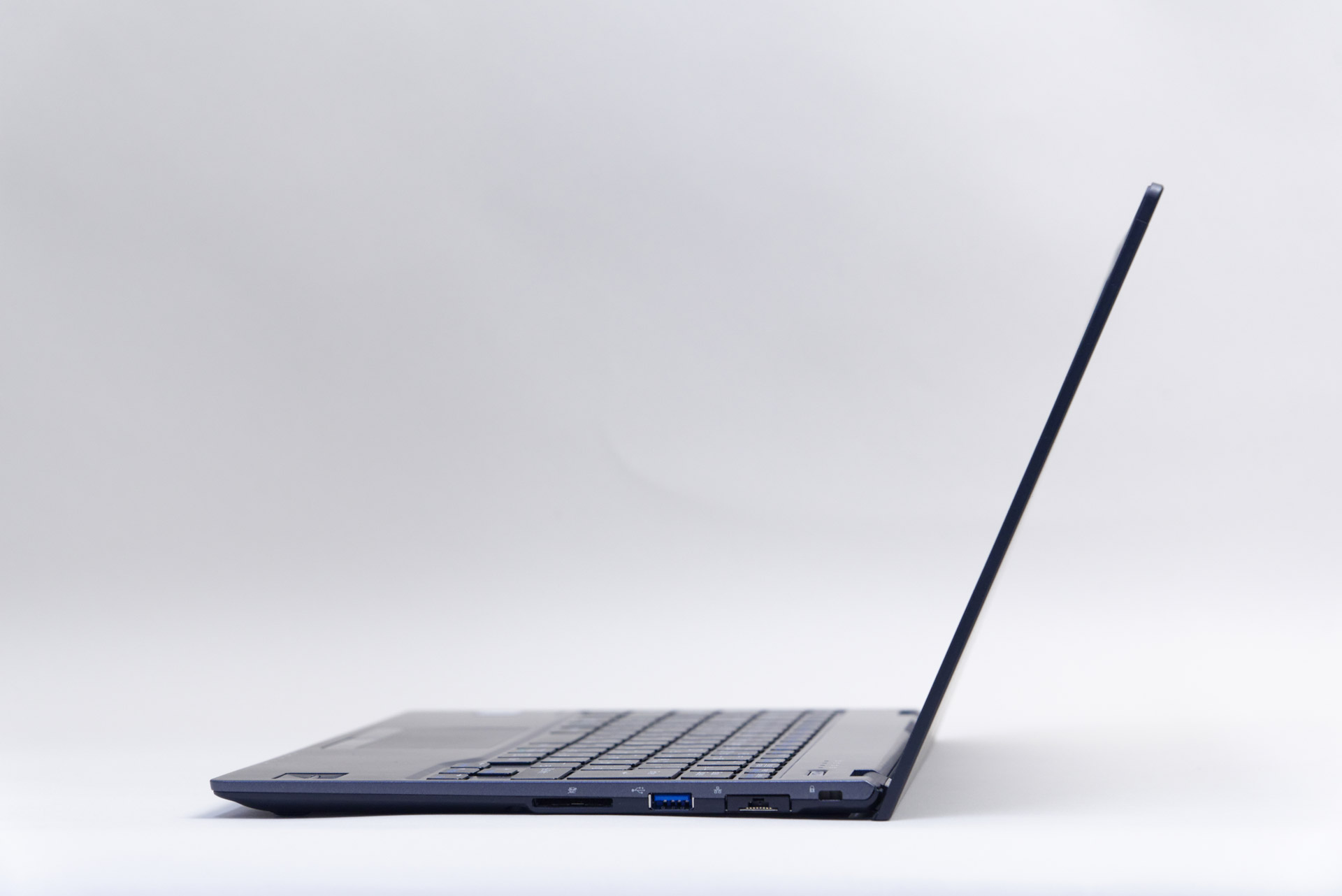 過酷なママチャリ登園で試される、超軽量ノートPC・FMV「LIFEBOOK UH75