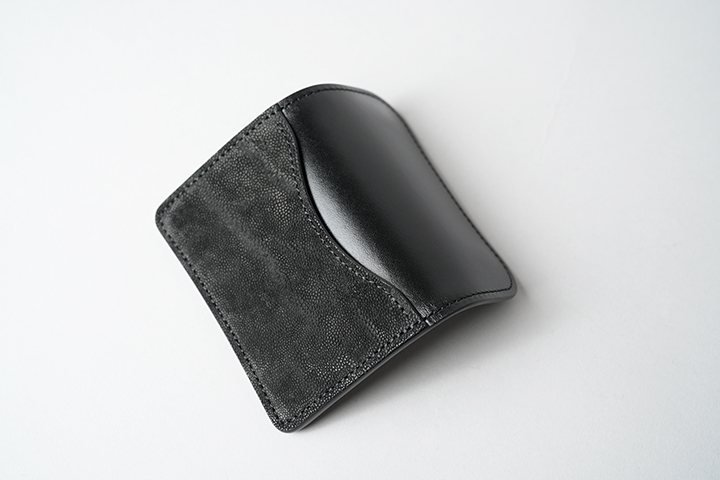 シックで贅沢な3つのレザーを使用したレザーアイテムが登場します