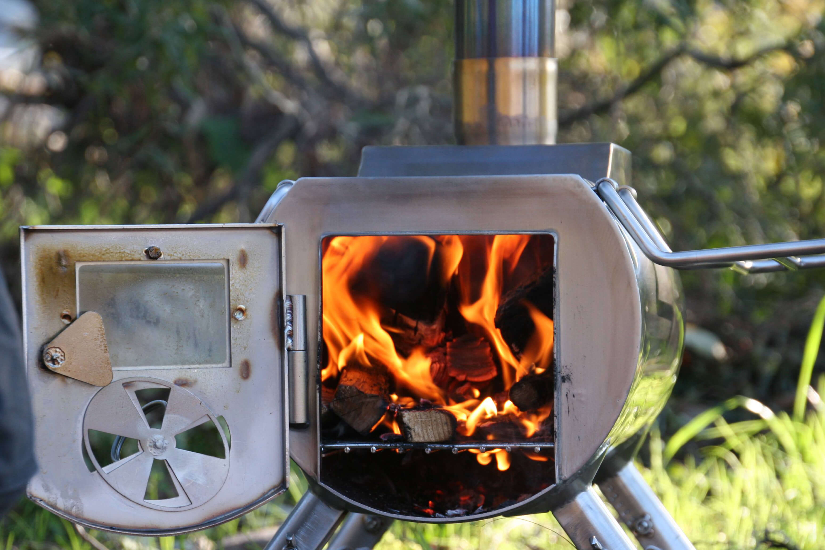 無骨でコンパクトな薪ストーブ『G-Stove Heat View』 | T-STYLE-OUTDOOR