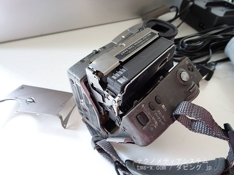 キヤノン miniDV デジタルビデオカメラ DM-PV2からの取り出し