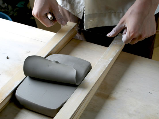 たたら板 木製 3mm | 陶芸ショップ.コム / 陶芸用品・陶芸材料の専門店