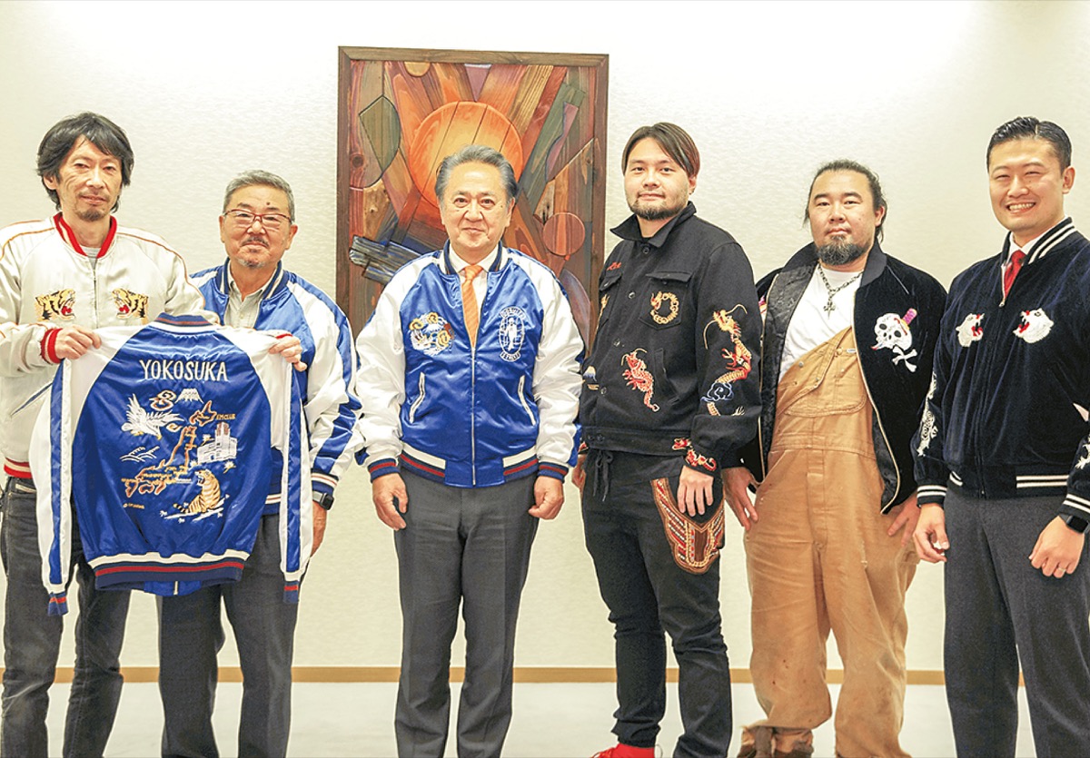 ドブ板通り商店街 「DOBUITA」を世界へ発信 初のオリジナルスカジャン