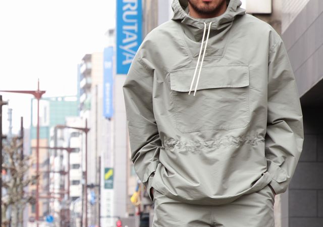 今季のAURALEEは、どうやら“光沢感”がアツいらしい。｜TOKYOlife