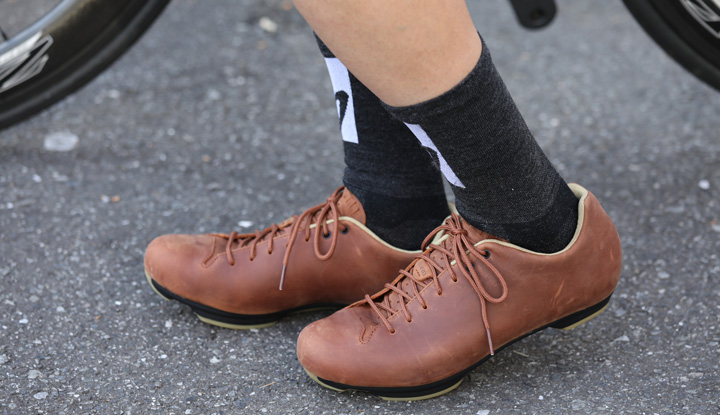 こんなに走れて歩けるレザーのビンディングシューズなんて、カッコ良