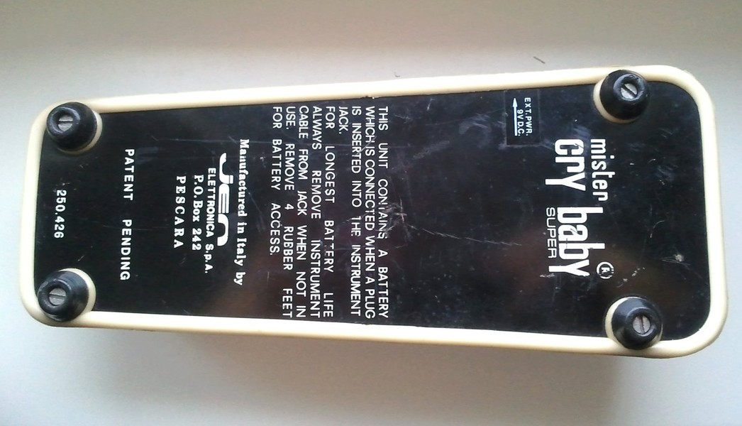 TONEHOME - the World of Vintage Guitar Effects Pedals - Mr. Cry