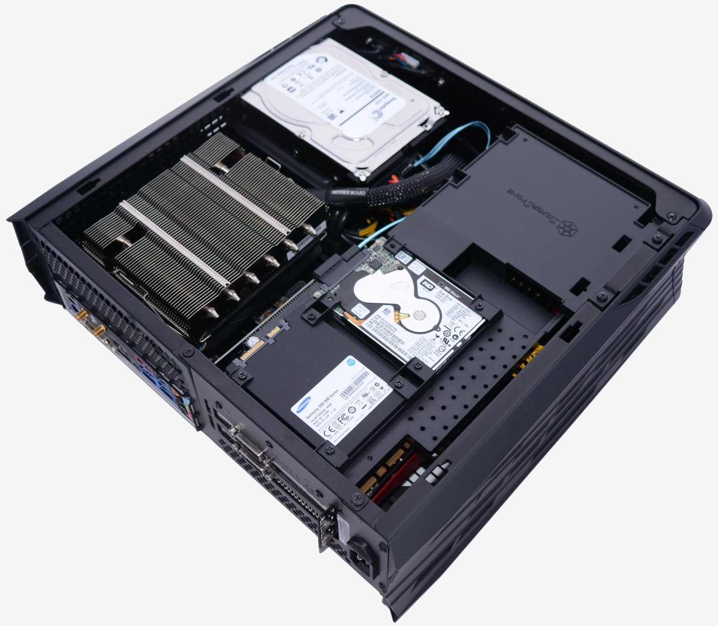 【PCケース】 SilverStone RVZ01 【開封済・未使用品】 PCケース】 SilverStone RVZ01 【開封済・未使用品】の通販 by 昆布's