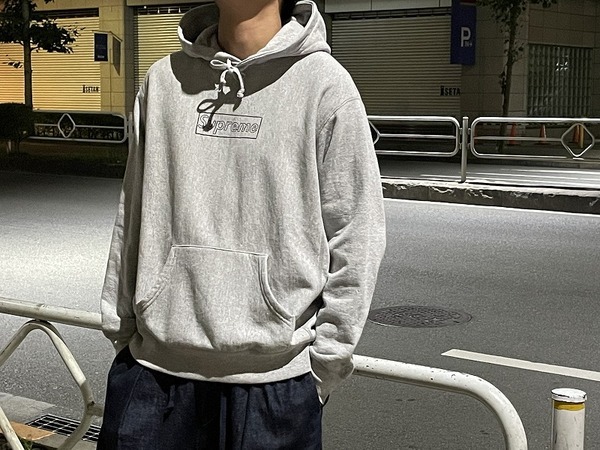 Supreme × KAWS/シュプリーム × カウズ】KAWS Chalk Logo Hooded