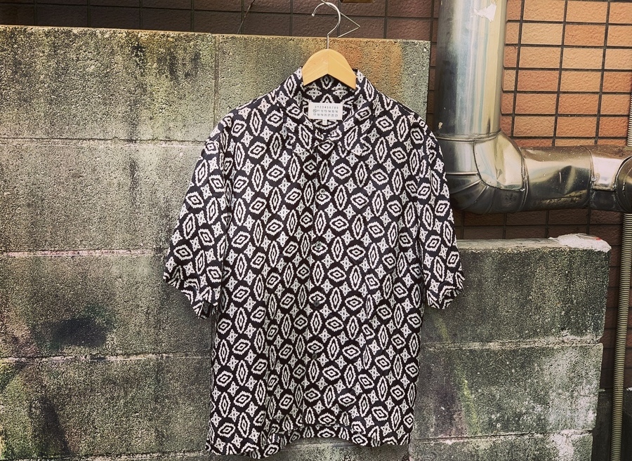Maison Margiela 10 / メゾン マルジェラ 10 より総柄オープンカラー