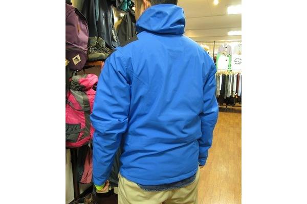 アウトドアシーズン到来！ ソフトシェル、マウンテンパーカー強化買取