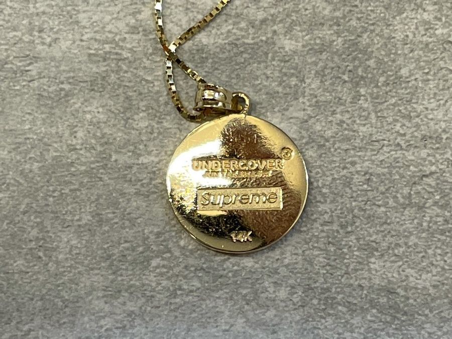 SUPREME×UNDERCOVER×PUBLIC ENEMY】の18SS Gold Pendantを買取入荷しま