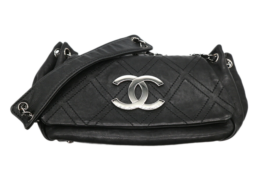 CHANEL（シャネル）ダイヤステッチチェーンショルダーバッグ A32452が