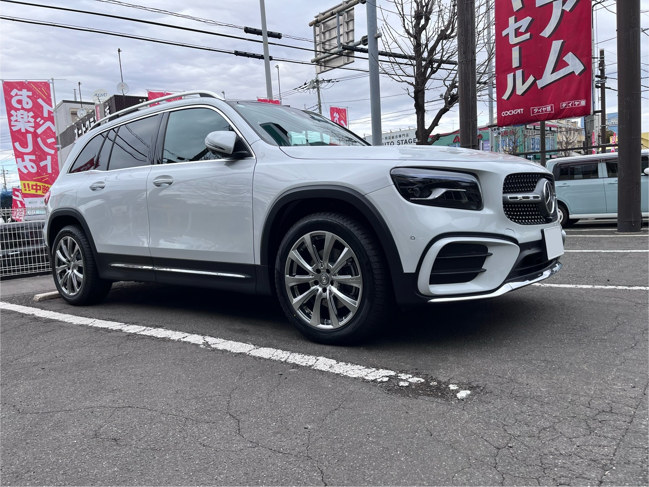 メルセデスベンツGLBにスタッドレスセット取付 | 店舗おススメ情報