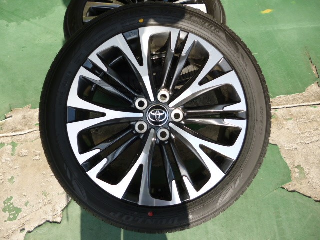 新型モデルもオマカセください☆ヤリスクロス☆スタッドレスタイヤ