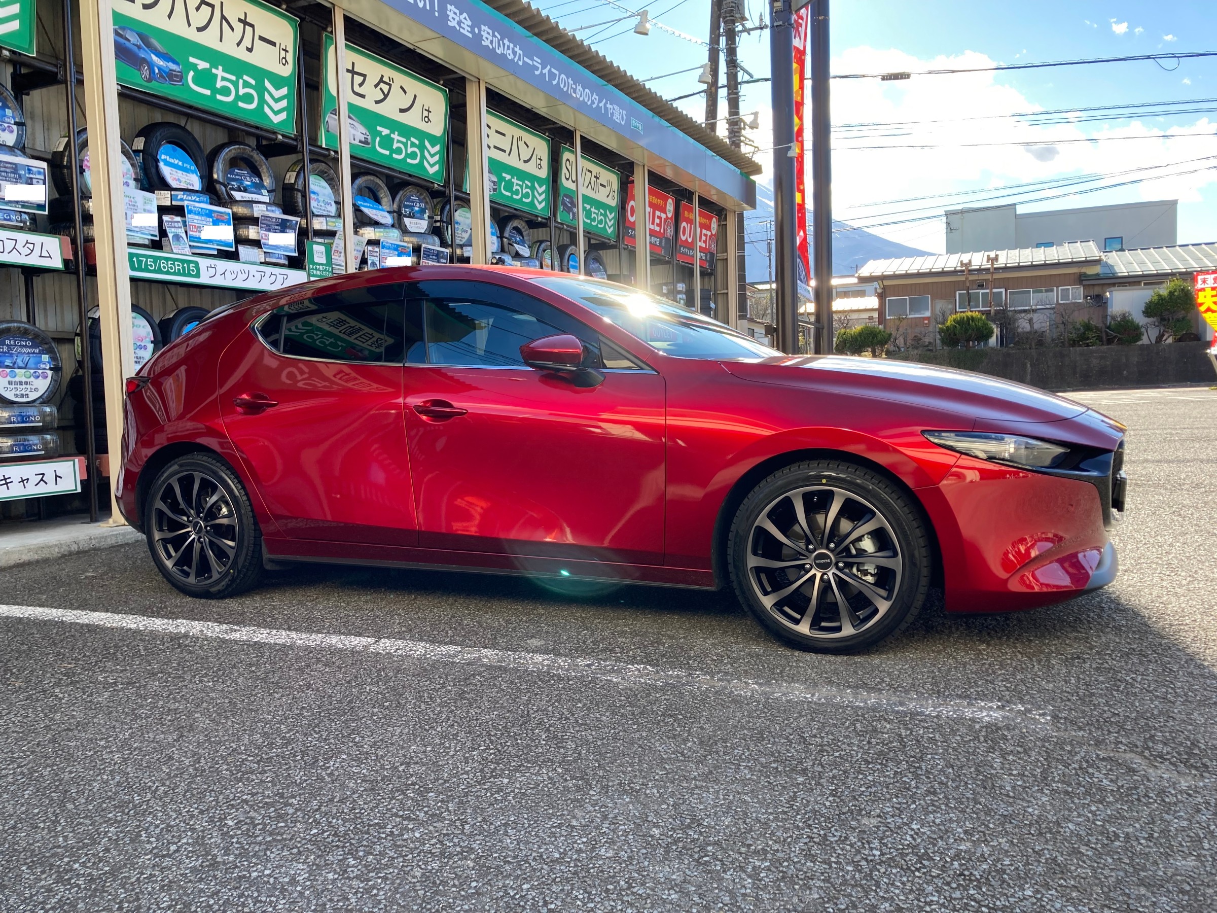 MAZDA3にブリザックVRX3とバルミナT10 マットポリッシュ装着 | 店舗お