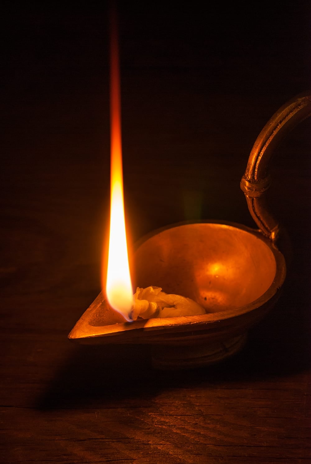 ブラスのオイルランプ - ポット型 の通販 - TIRAKITA.COM