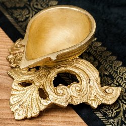 ブラスのオイルランプ - ポット型 の通販 - TIRAKITA.COM