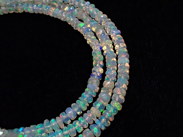 PC0040 【限定価格】 エチオピアオパール ボタンカットビーズ