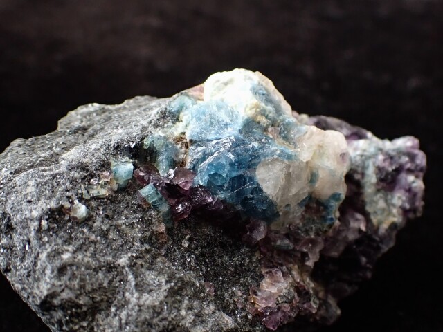 FI0216 ロシア産 フェナカイト／アクアマリン／フローライト 原石 69