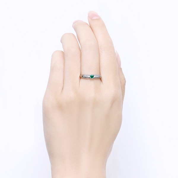 プラチナエメラルドリング(LFR358)|TSUTSUMI（ジュエリーツツミ