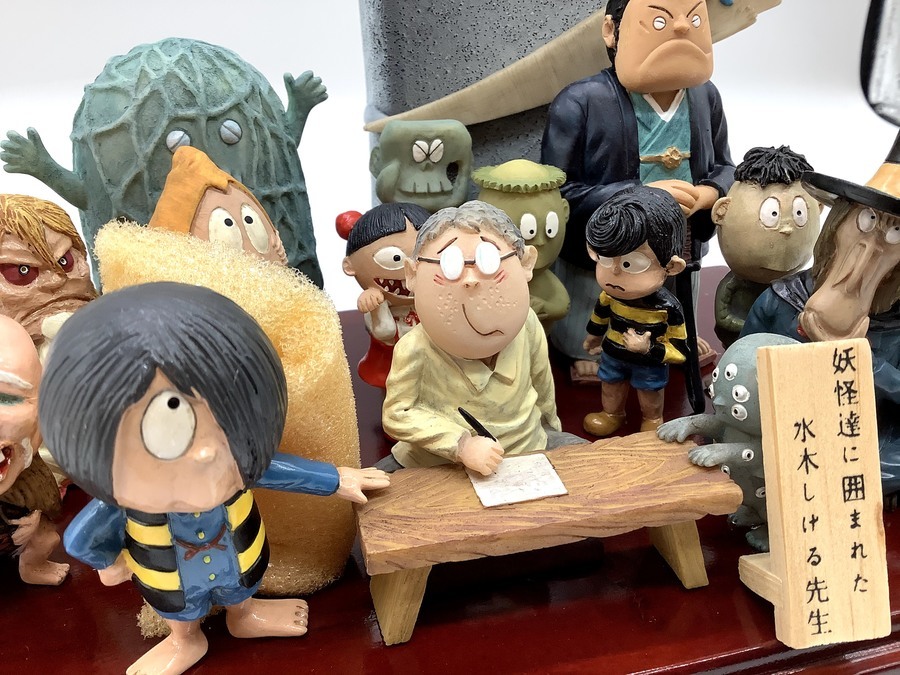 ゲゲゲの鬼太郎 妖怪達に囲まれた水木しげる先生 フィギュアが買取入荷