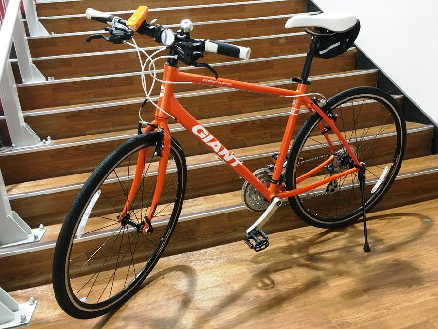 鮮やかなオレンジが光る『GIANT』クロスバイク買取入荷致しました