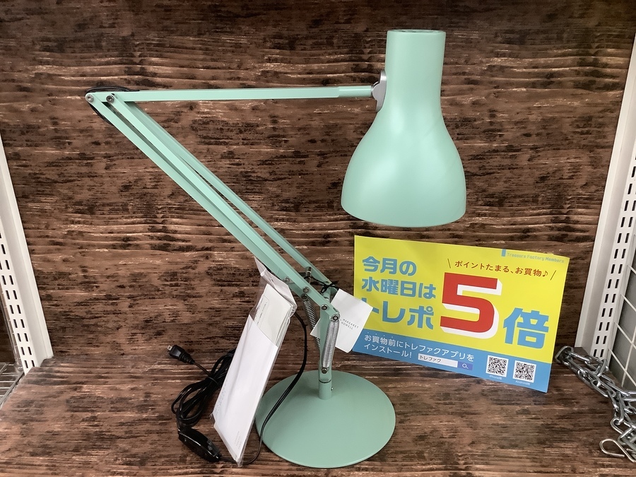 イギリスでは定番の形のデスクランプでおしゃれ！！MARGARET HOWELL