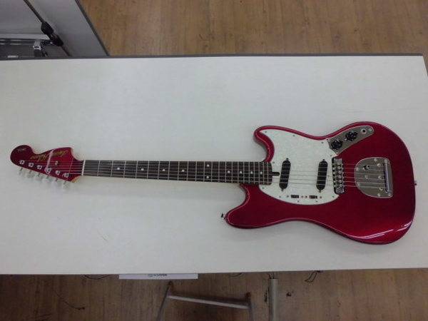 エレキギターけいおん中野梓モデル入荷しました！！！｜2014年11月14日